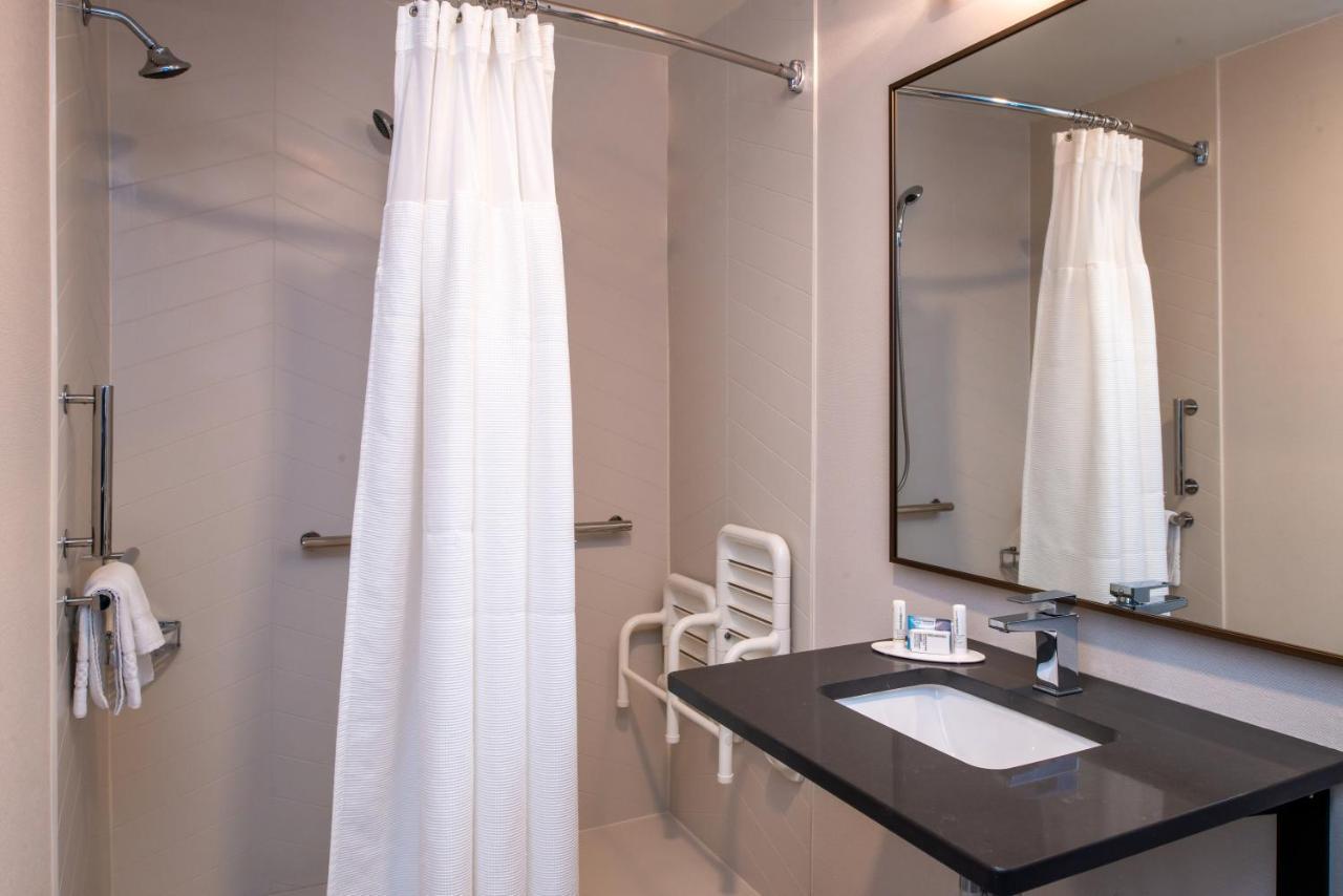 Fairfield Inn & Suites Greensboro Wendover מראה חיצוני תמונה