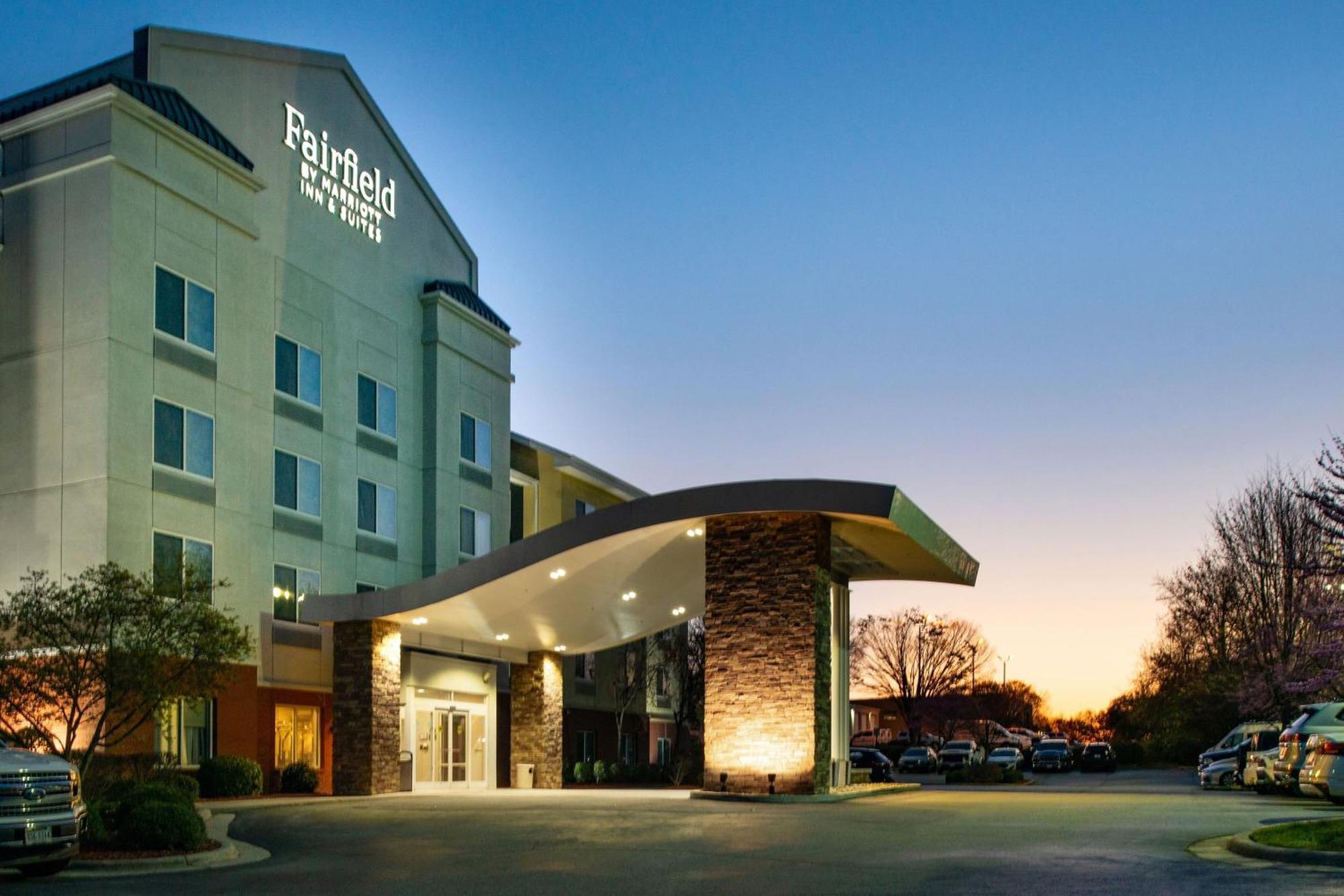 Fairfield Inn & Suites Greensboro Wendover מראה חיצוני תמונה