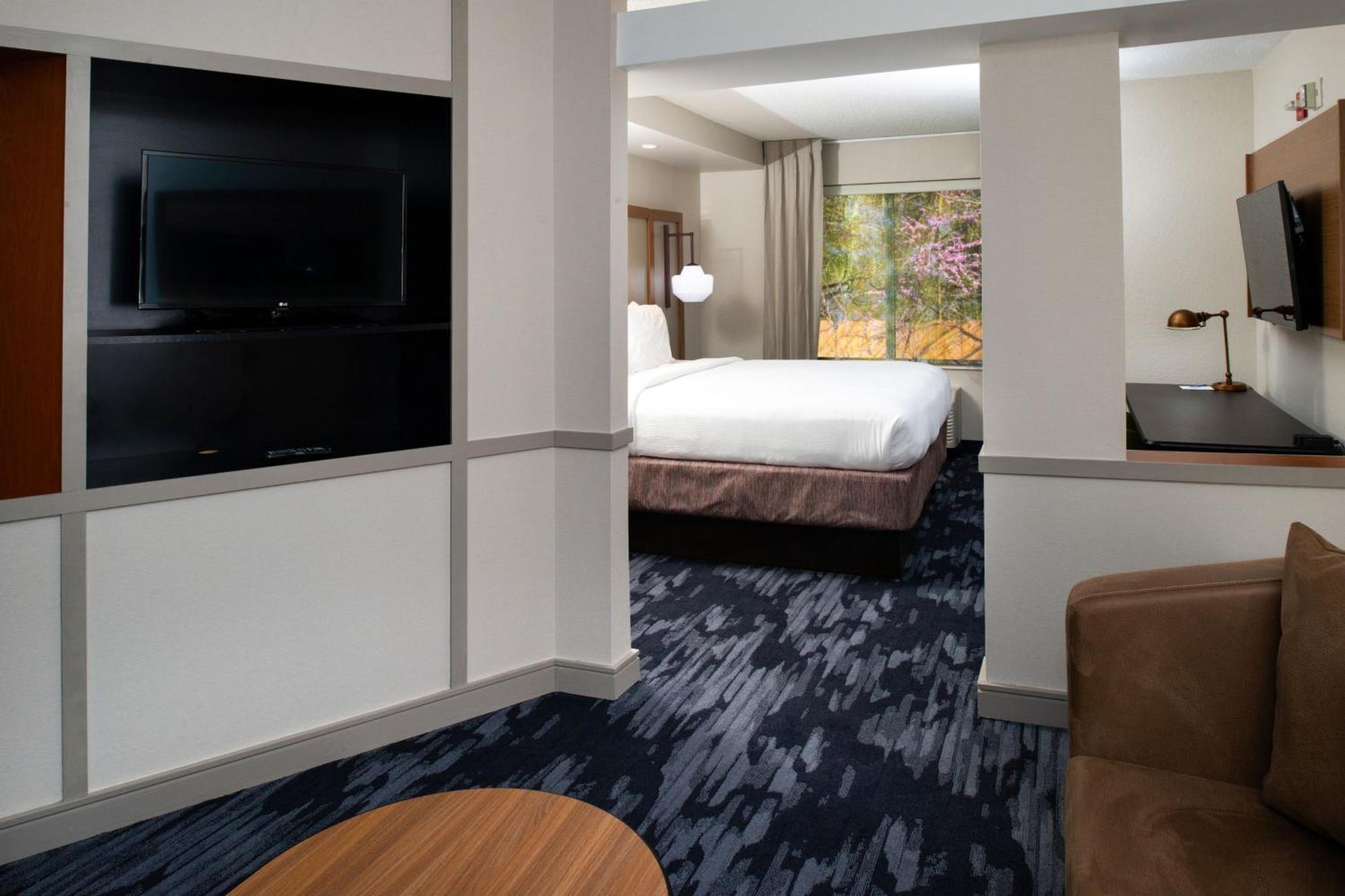 Fairfield Inn & Suites Greensboro Wendover מראה חיצוני תמונה