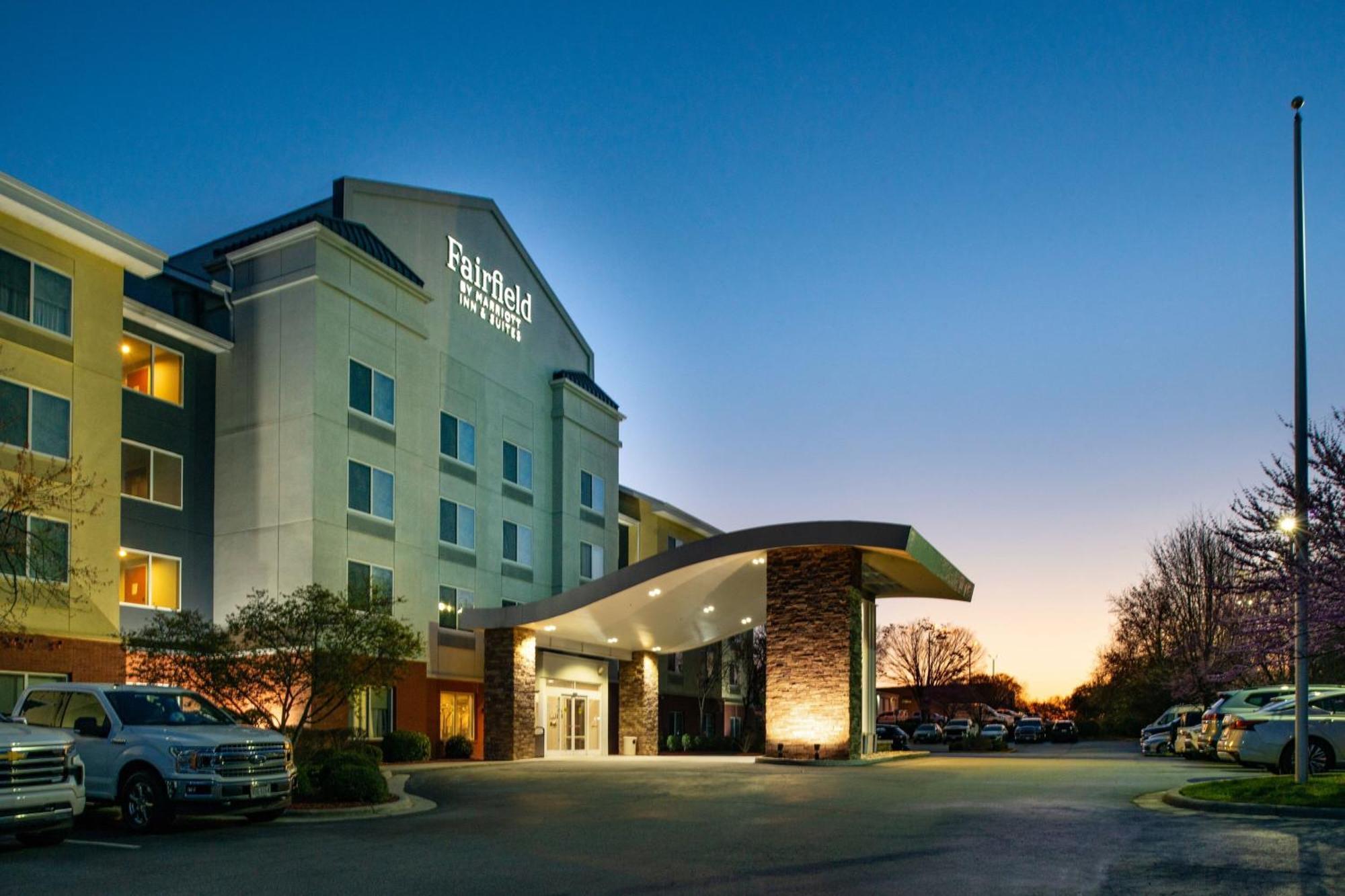Fairfield Inn & Suites Greensboro Wendover מראה חיצוני תמונה