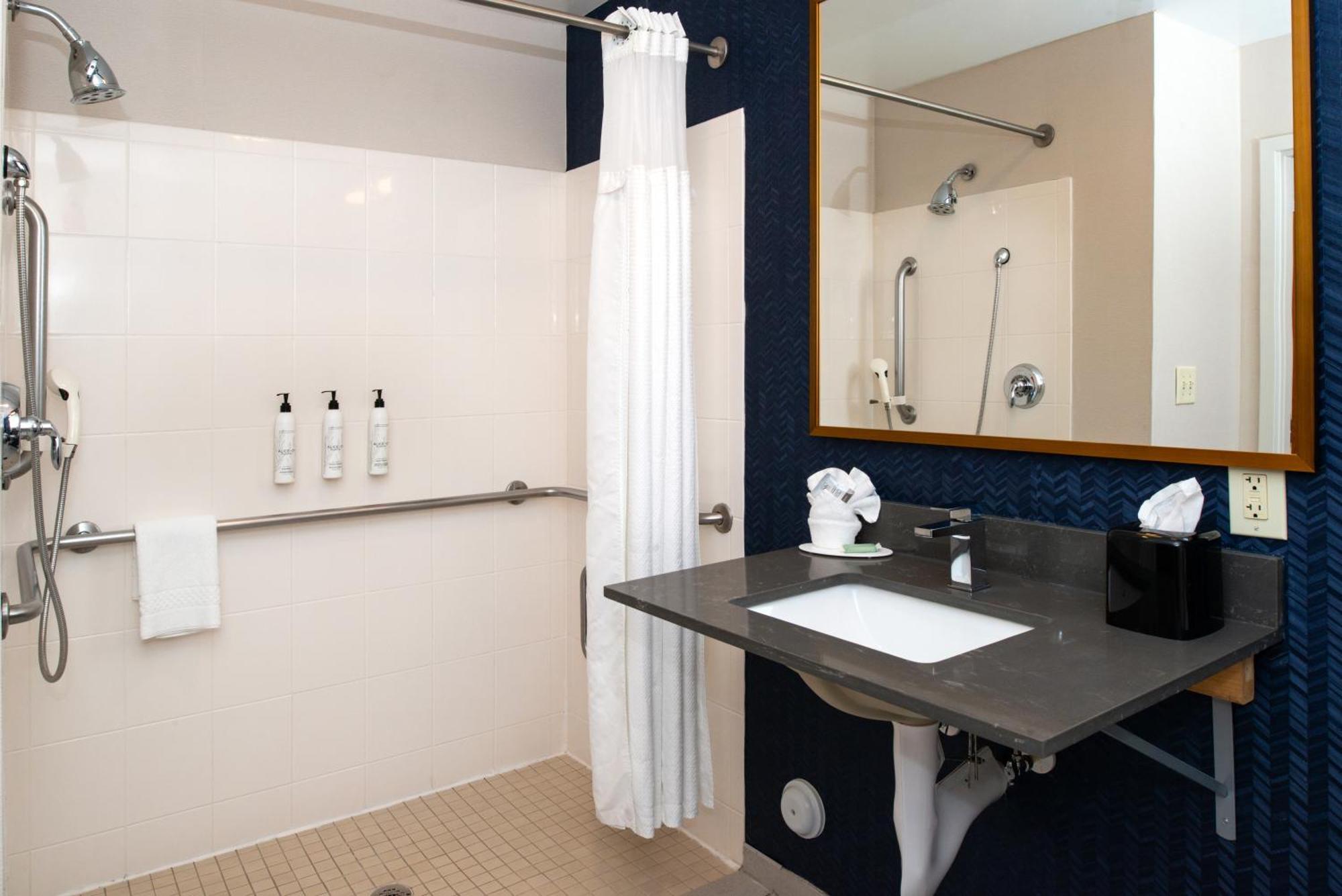 Fairfield Inn & Suites Greensboro Wendover מראה חיצוני תמונה