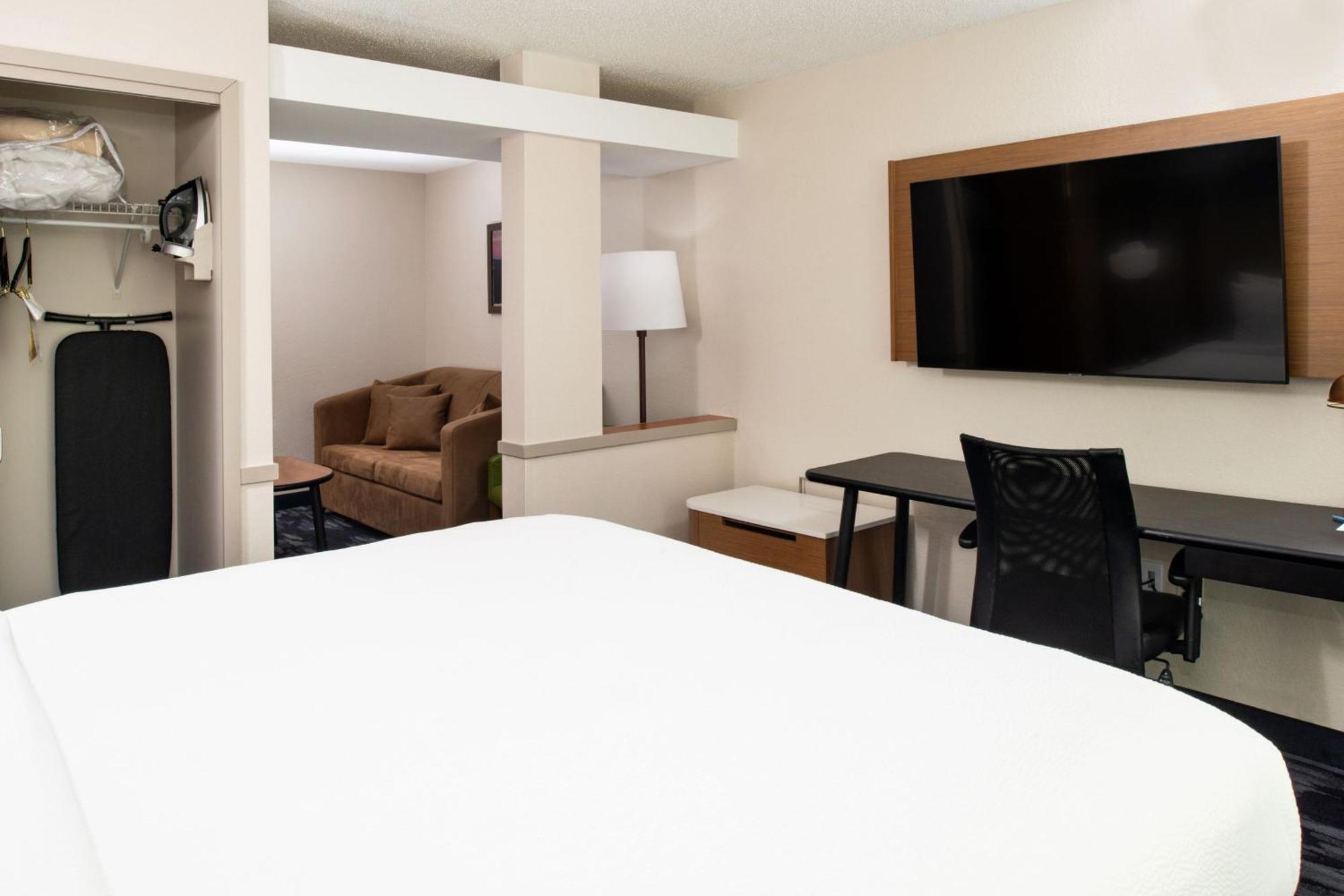 Fairfield Inn & Suites Greensboro Wendover מראה חיצוני תמונה