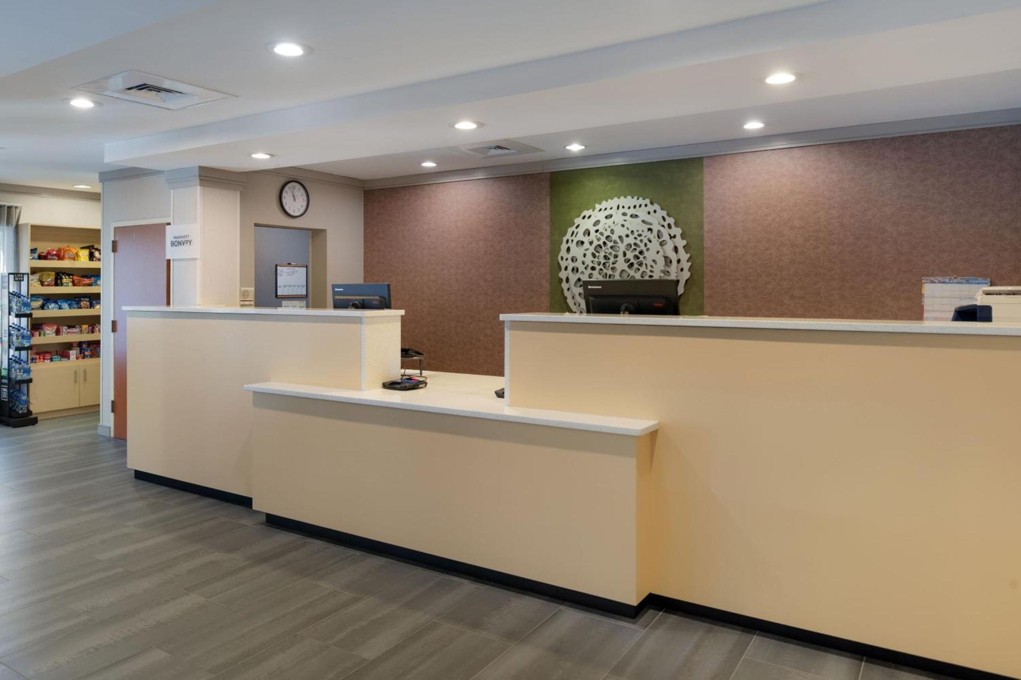 Fairfield Inn & Suites Greensboro Wendover מראה חיצוני תמונה