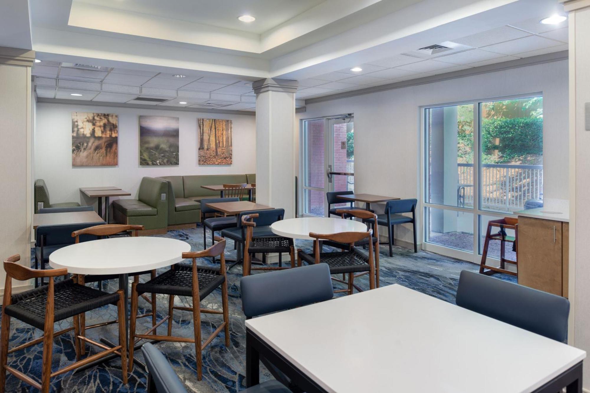 Fairfield Inn & Suites Greensboro Wendover מראה חיצוני תמונה