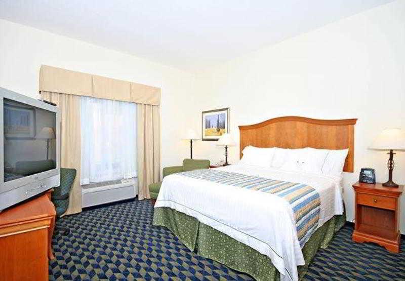 Fairfield Inn & Suites Greensboro Wendover מראה חיצוני תמונה
